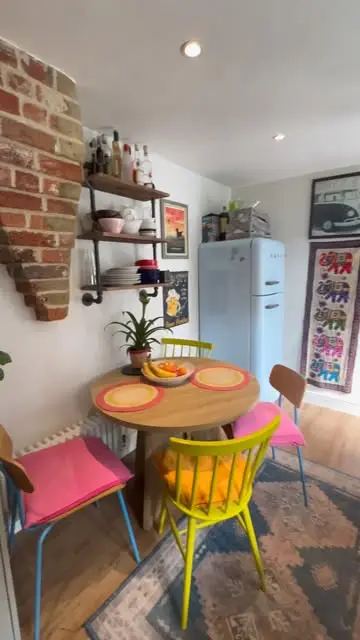 Full walk through of a beautiful home on Stony Stratford High Street.. comple...